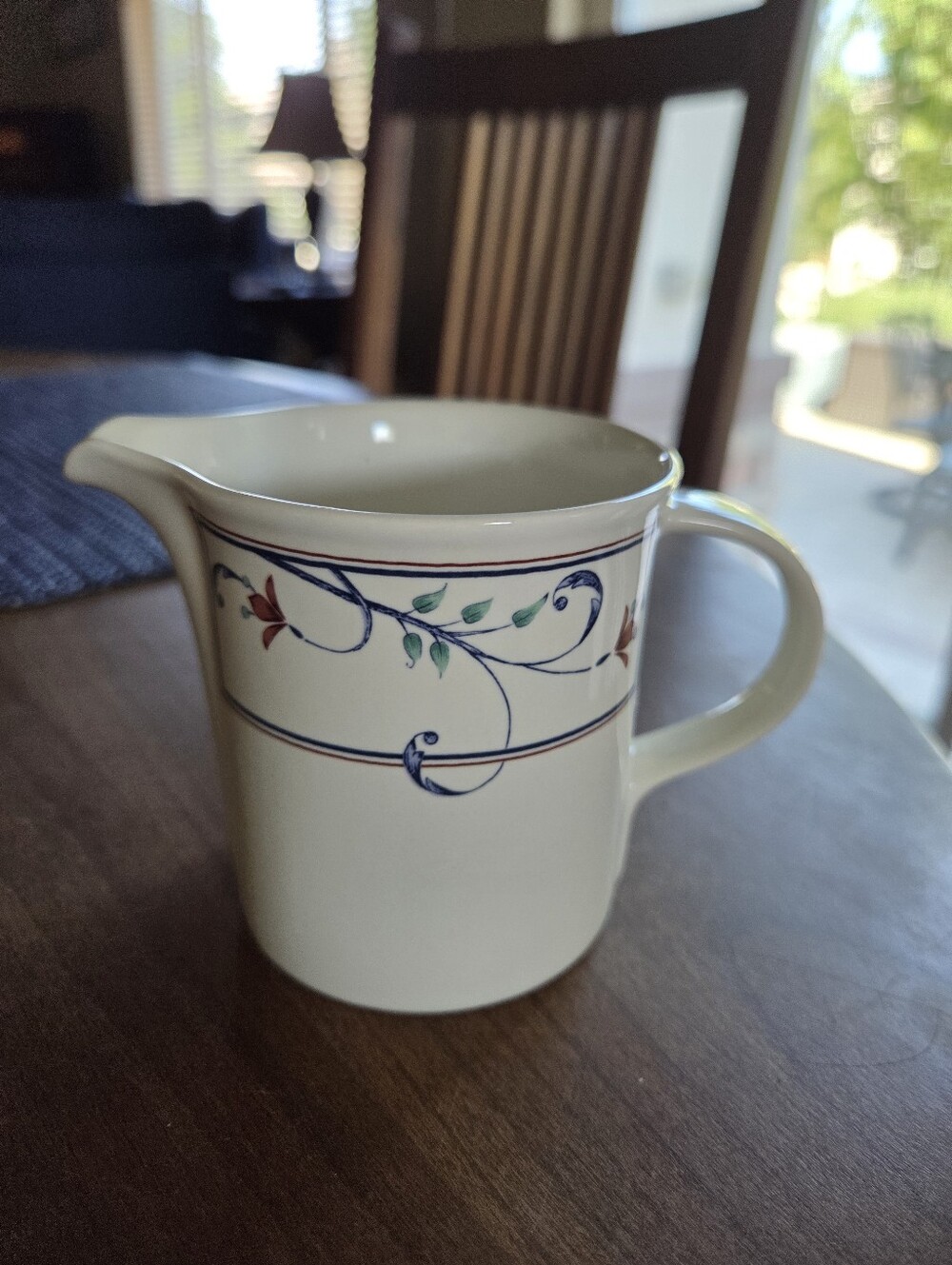 Mikasa Intaglio "Annette" 8oz Creamer